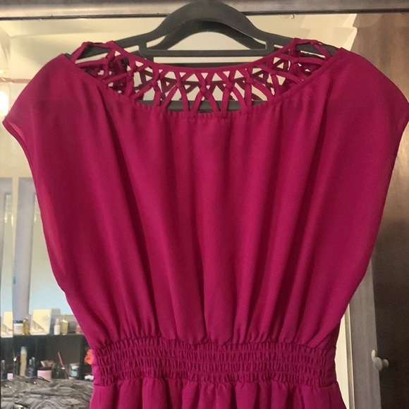 Forever 21 woman’s dress. Magenta size small. - Picture 6 of 7